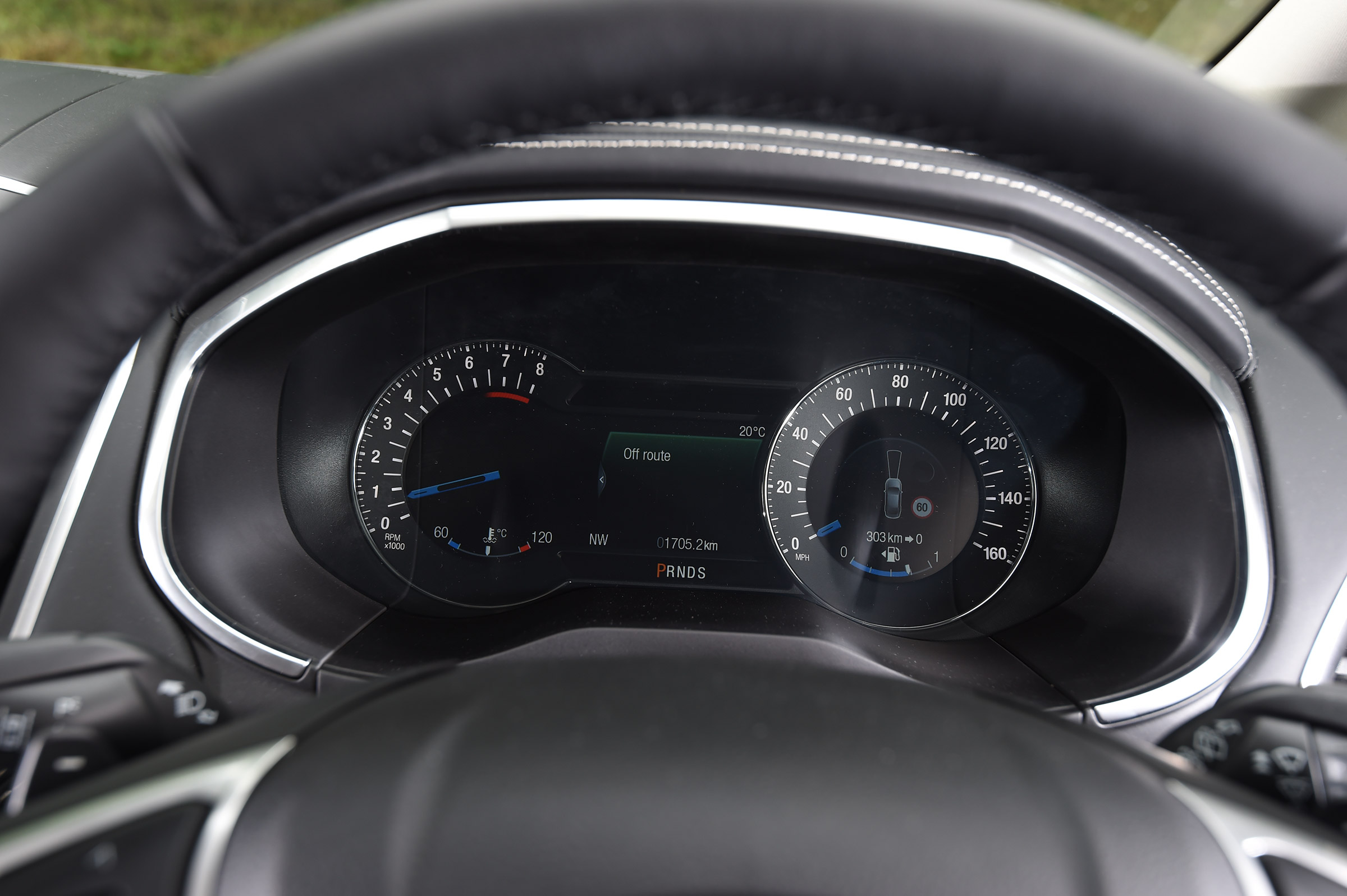 Ford S-MAX Vignale - dials
