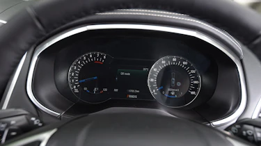 Ford S-MAX Vignale - dials