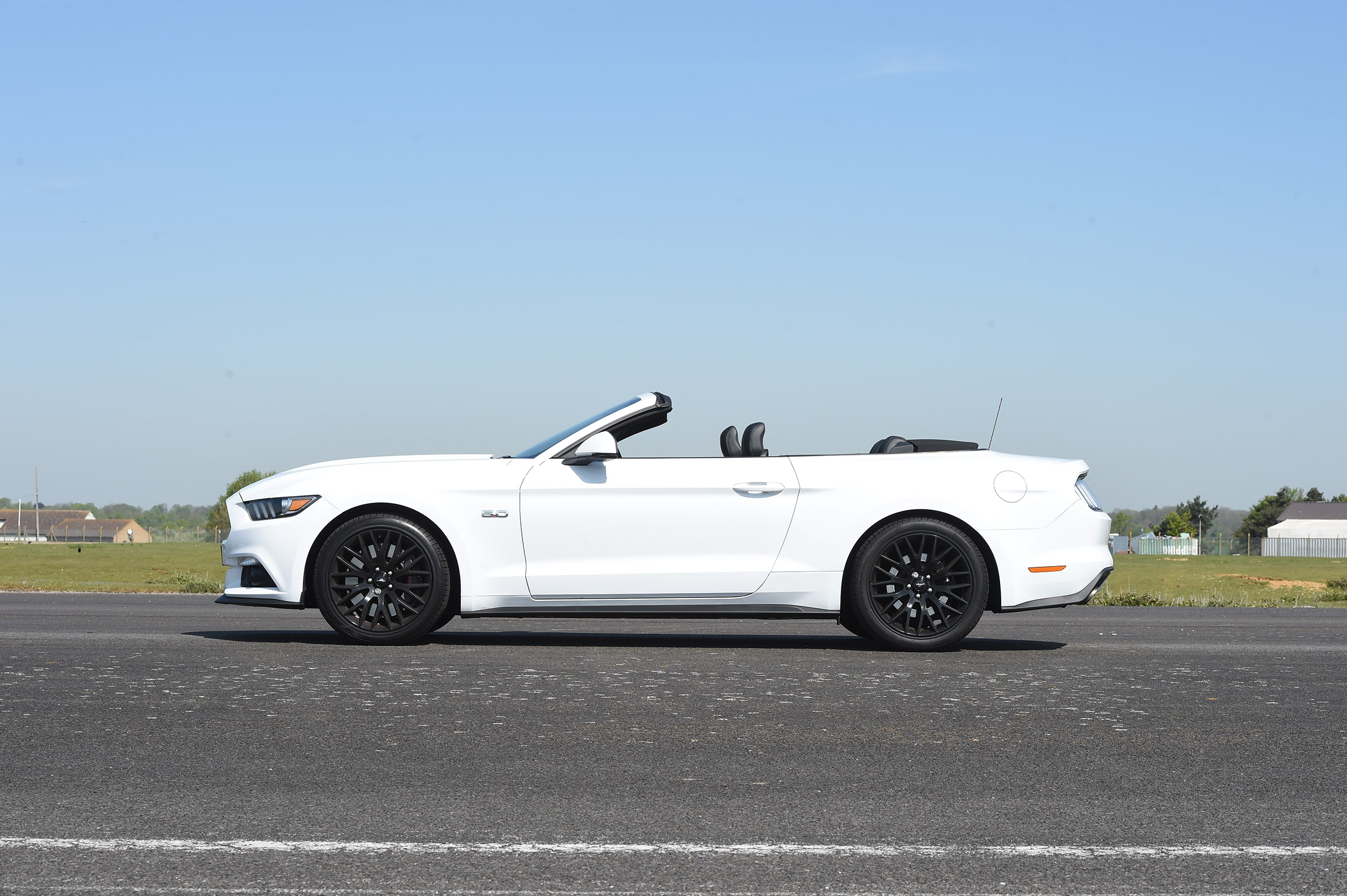 Convertible megatest - Ford Mustang - roof