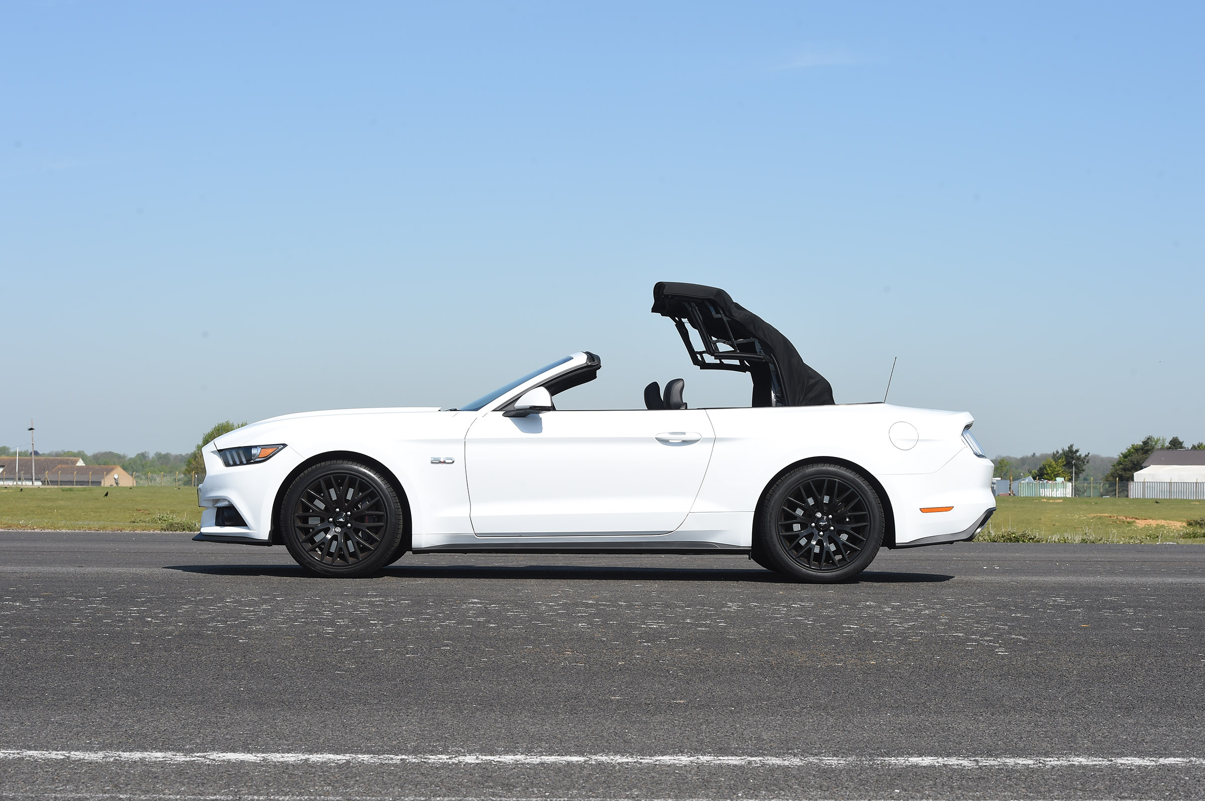 Convertible megatest - Ford Mustang - roof