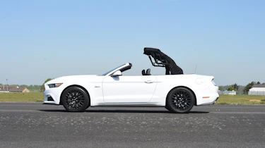 Convertible megatest - Ford Mustang - roof