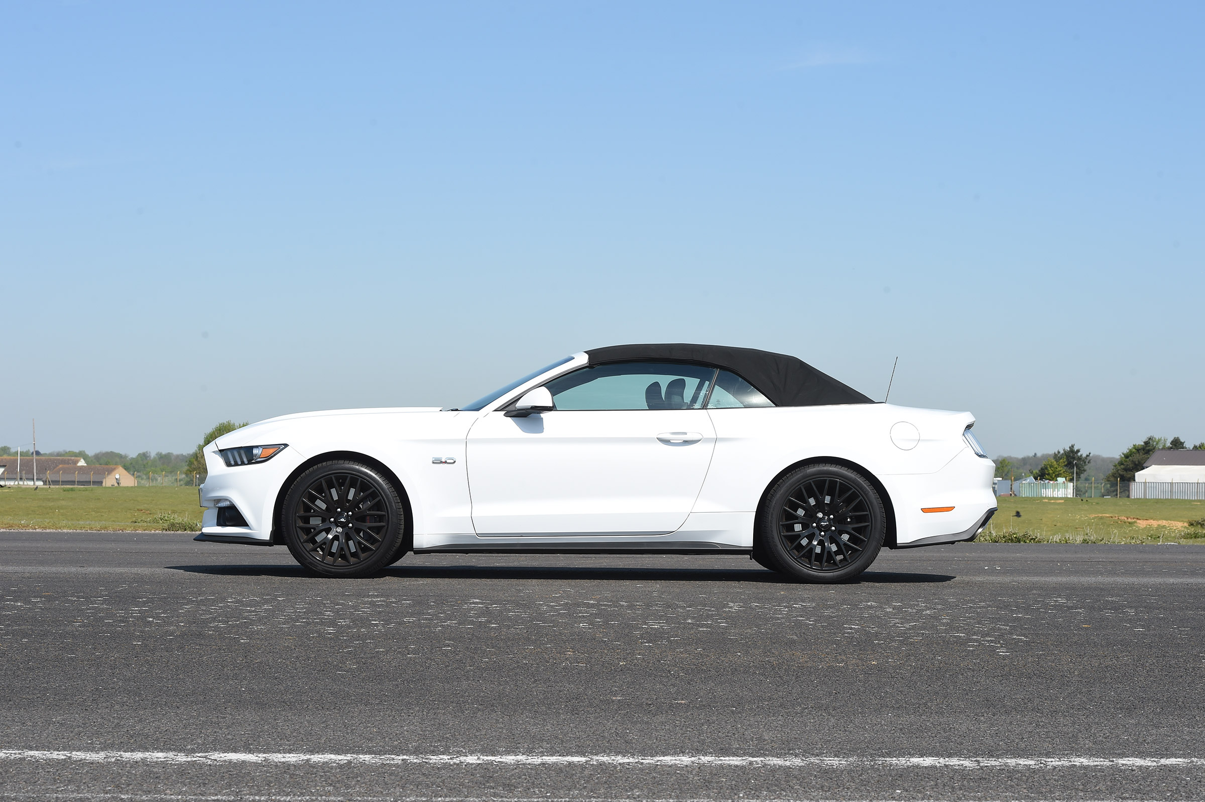 Convertible megatest - Ford Mustang - roof