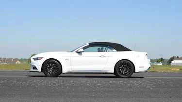 Convertible megatest - Ford Mustang - roof