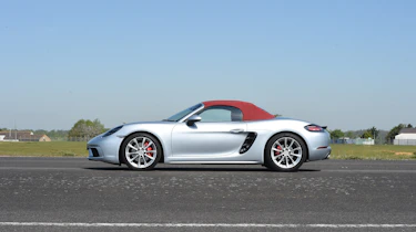 Convertible megatest - Porsche 718 Boxster - roof