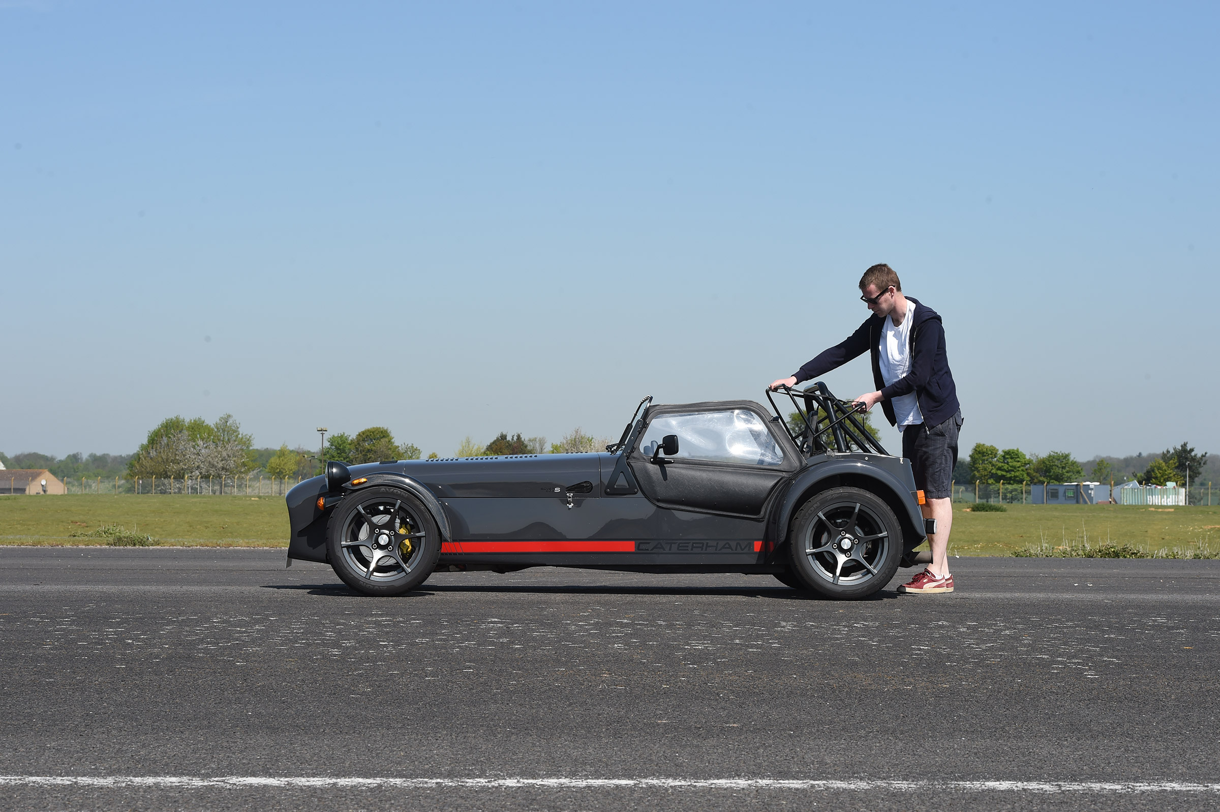 Convertible megatest - Caterham Seven 620S - roof