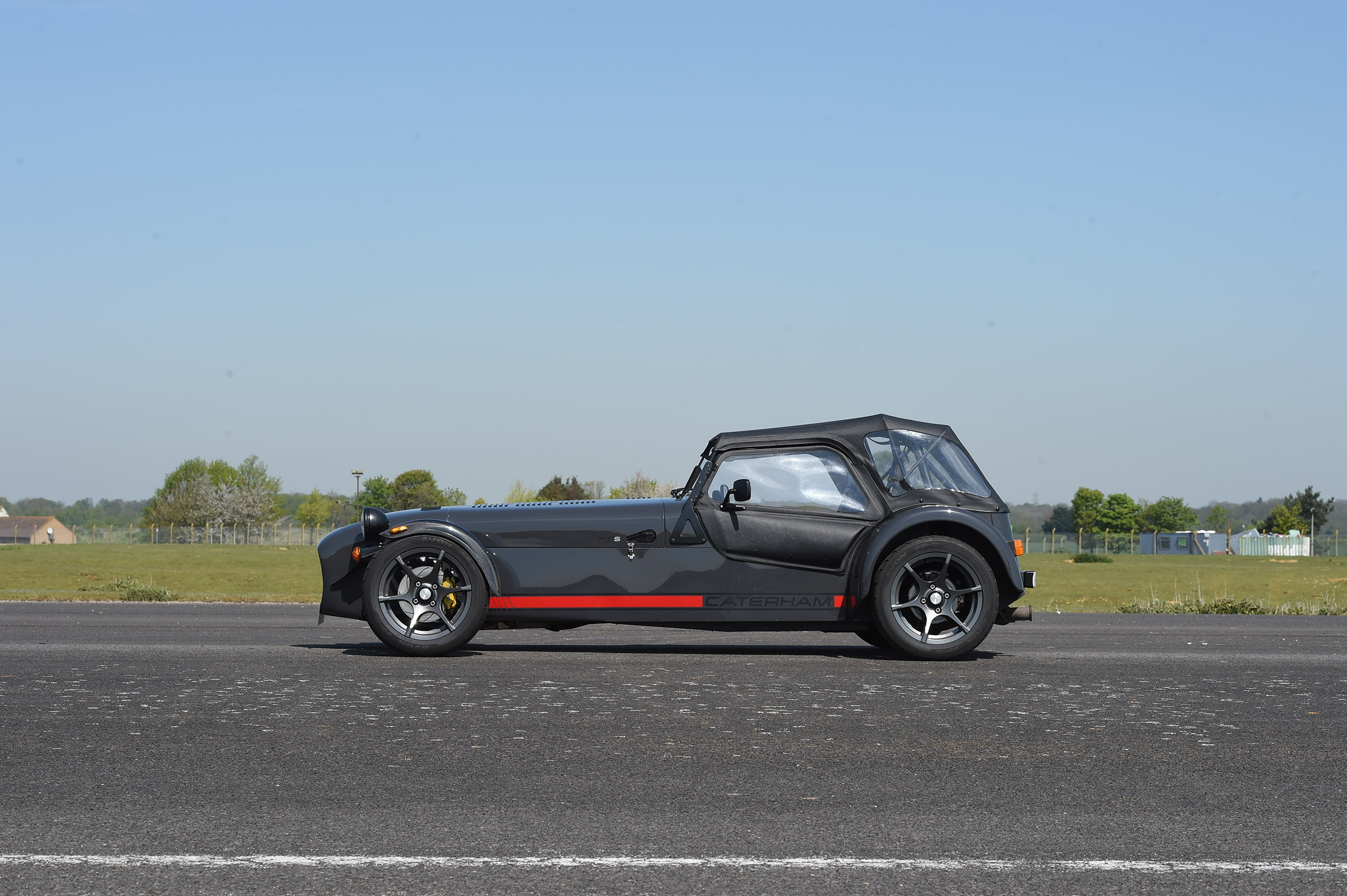 Convertible megatest - Caterham Seven 620S - roof