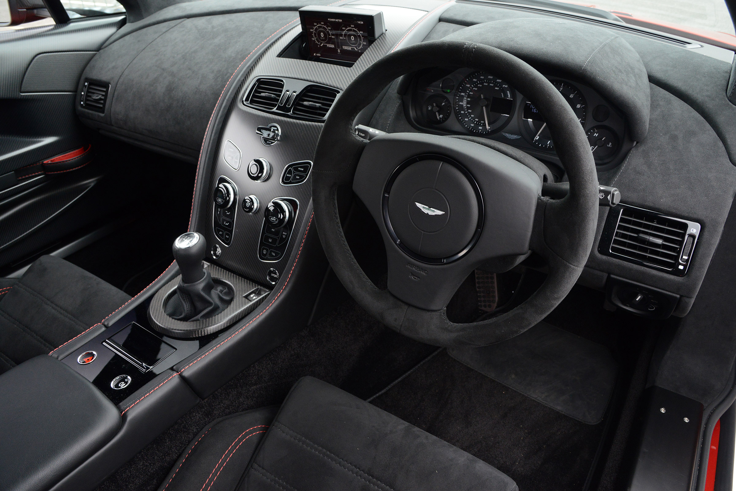 Aston Martin Vantage GT8 - dash