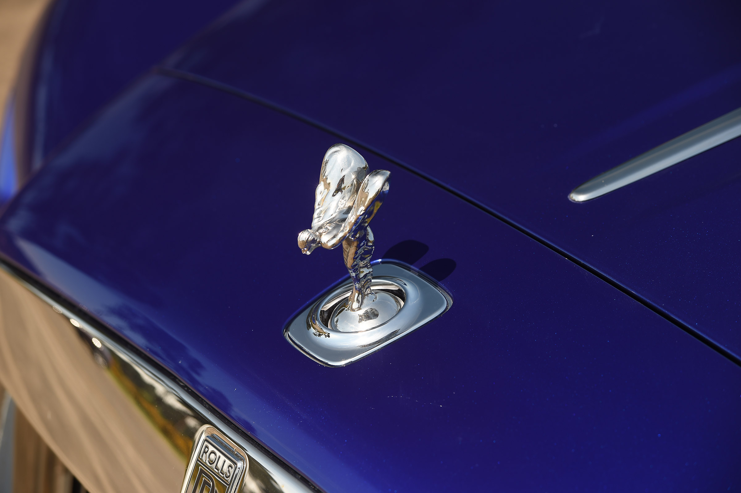 Convertible megatest - Rolls-Royce Dawn - Spirit of Ecstasy