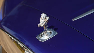 Convertible megatest - Rolls-Royce Dawn - Spirit of Ecstasy