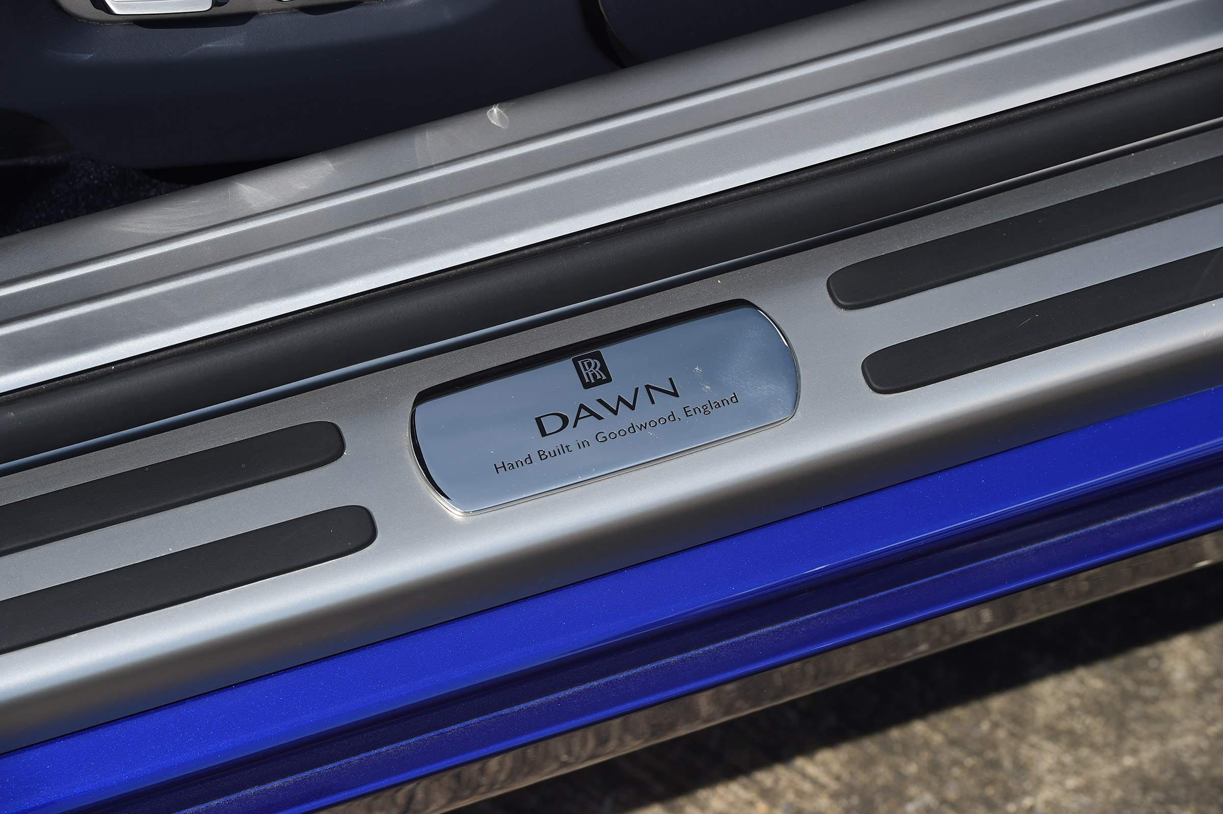 Convertible megatest - Rolls-Royce Dawn - sill plate