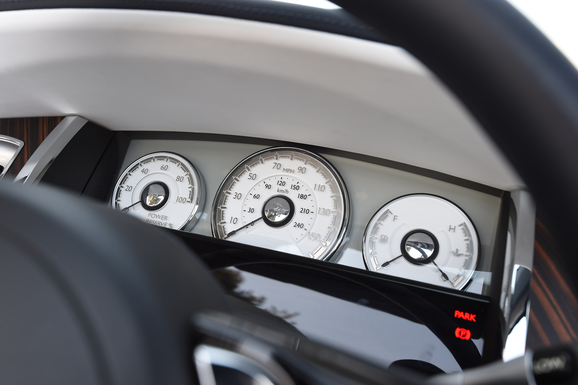 Convertible megatest - Rolls-Royce Dawn - dials