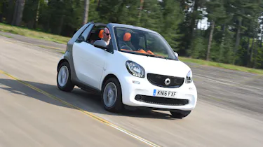 Convertible megatest - Smart ForTwo Cabrio - front tracking