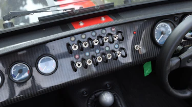 Convertible megatest - Caterham Seven 620S - dash