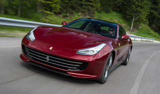 Ferrari GTC4 Lusso - front tracking