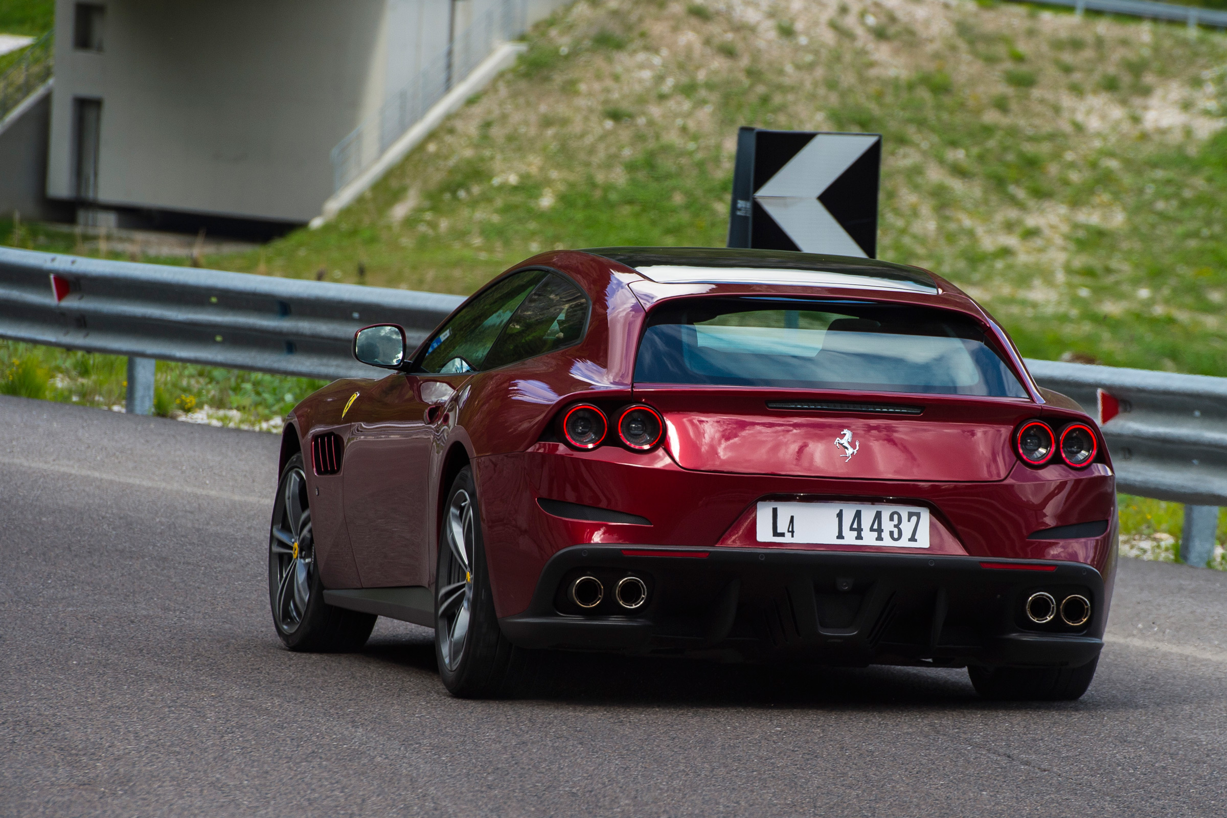 Ferrari GTC4 Lusso - rear cornering