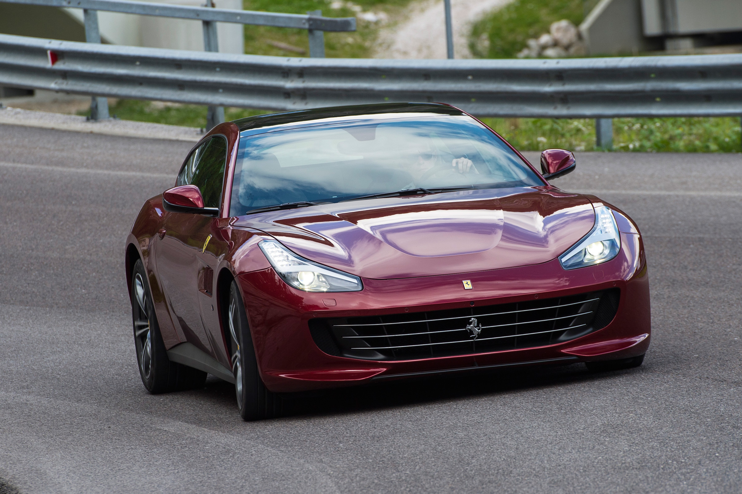 Ferrari GTC4 Lusso - front cornering