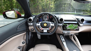 Ferrari GTC4 Lusso - interior