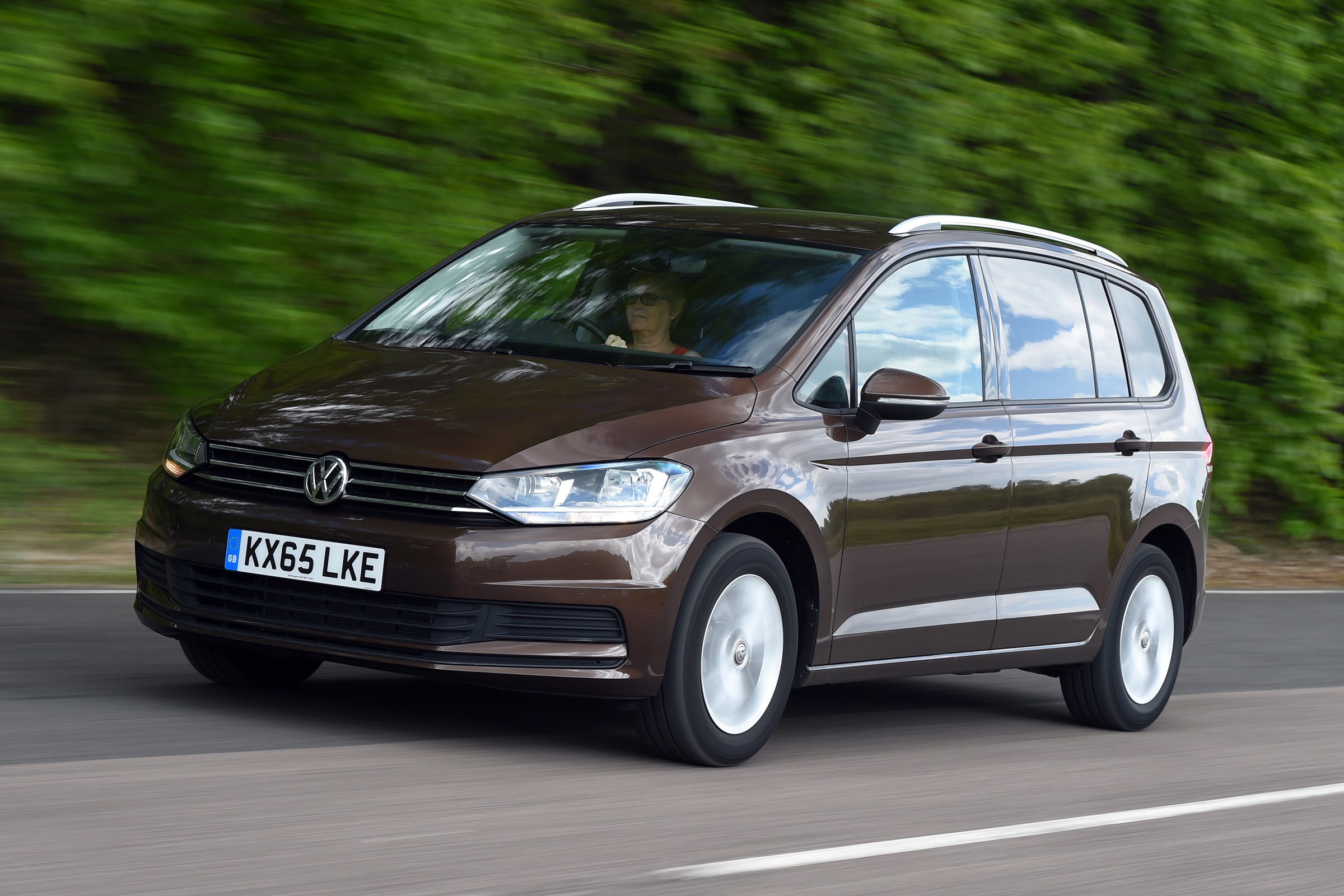 Volkswagen Touran 2016 - front tracking