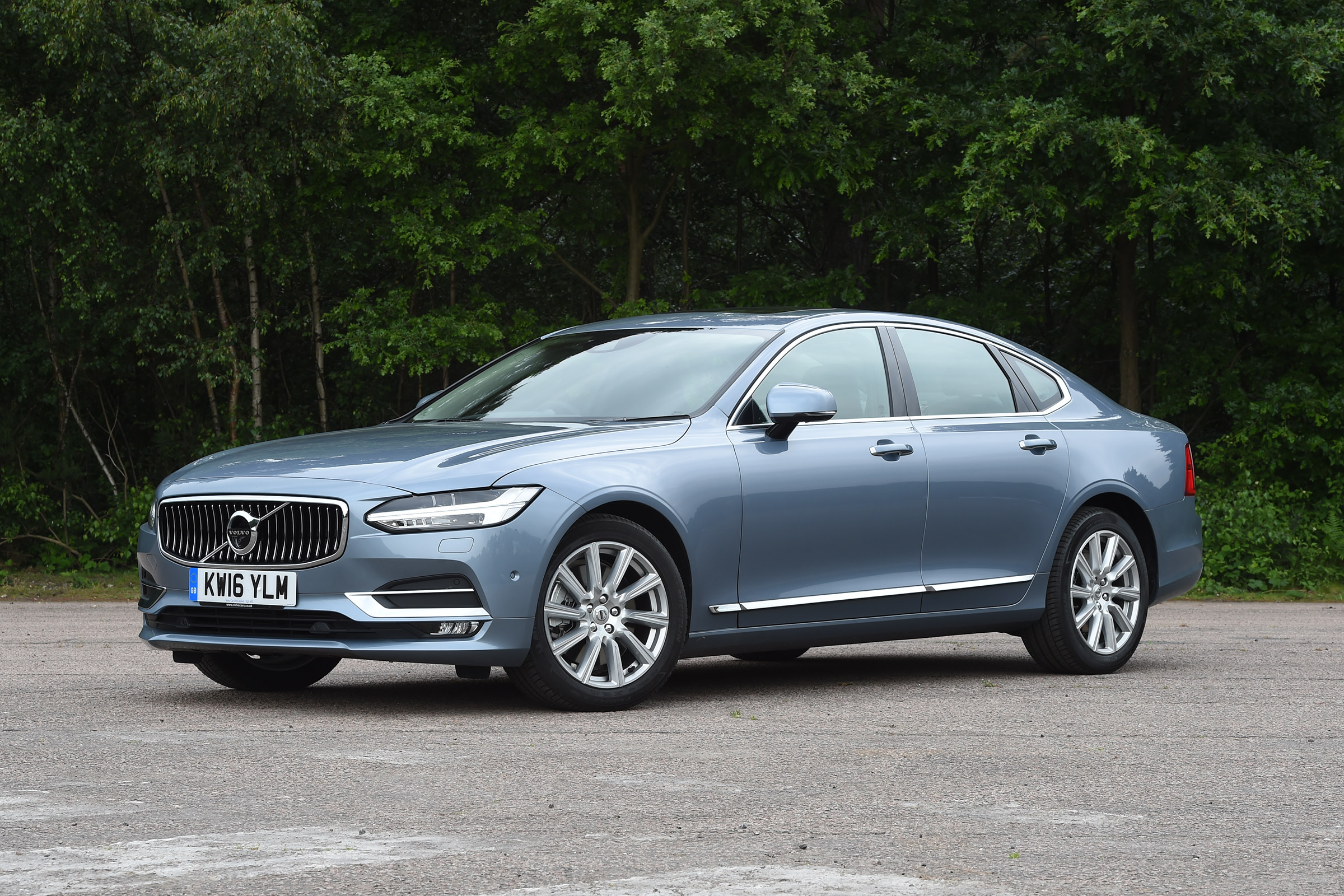 Volvo S90 - UK front static