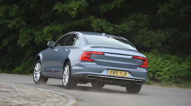 Volvo S90 - UK - rear cornering