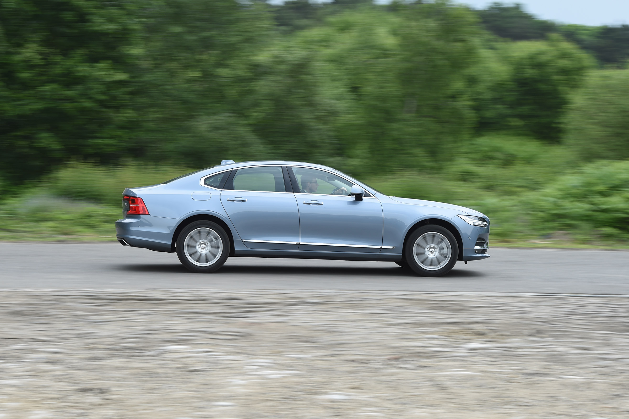 Volvo S90 - UK side