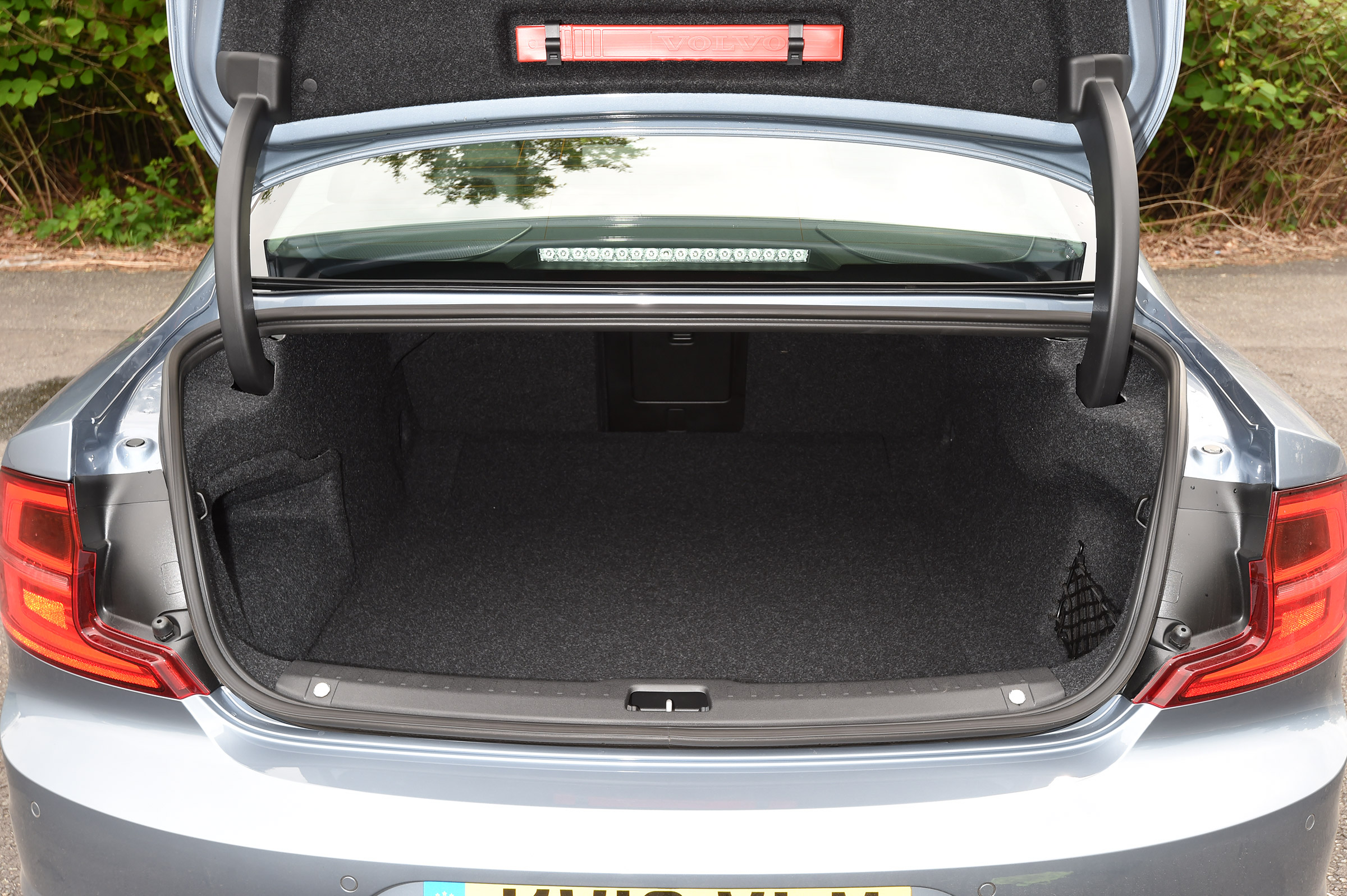 Volvo S90 - UK boot