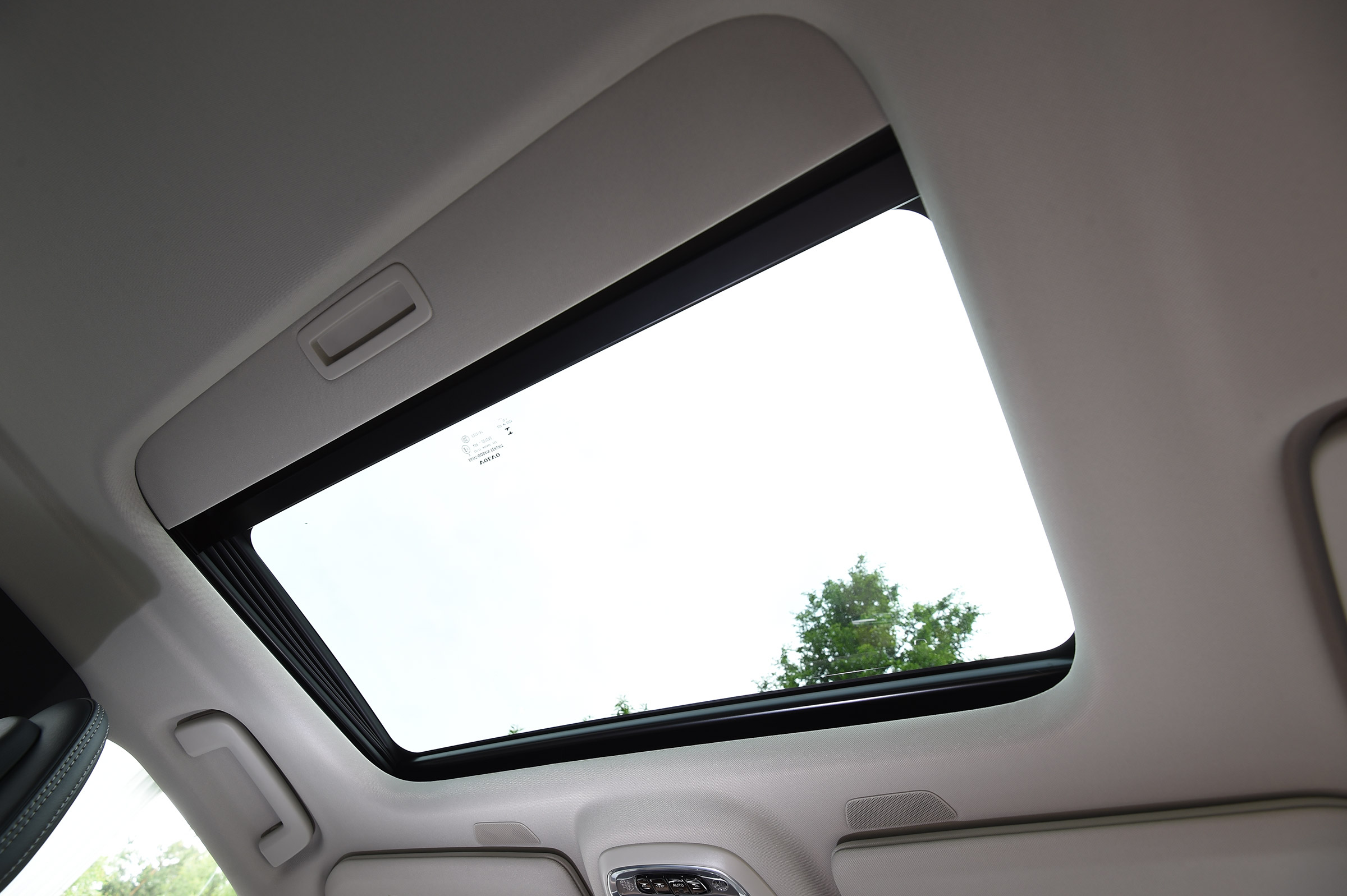 Volvo S90 - UK sunroof
