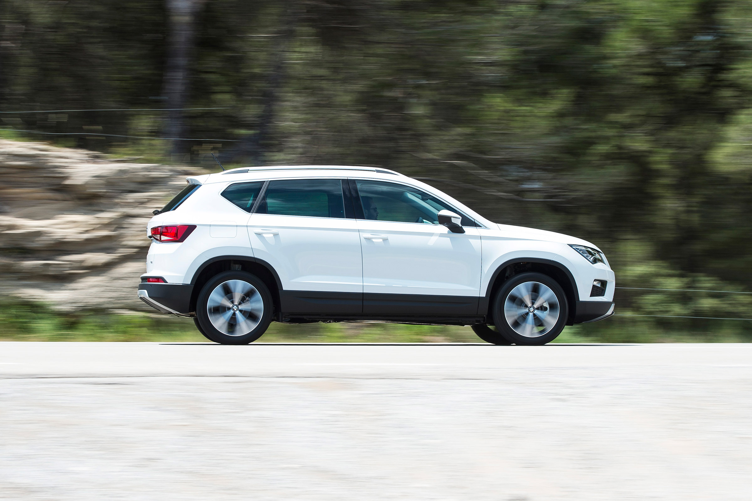 SEAT Ateca - side