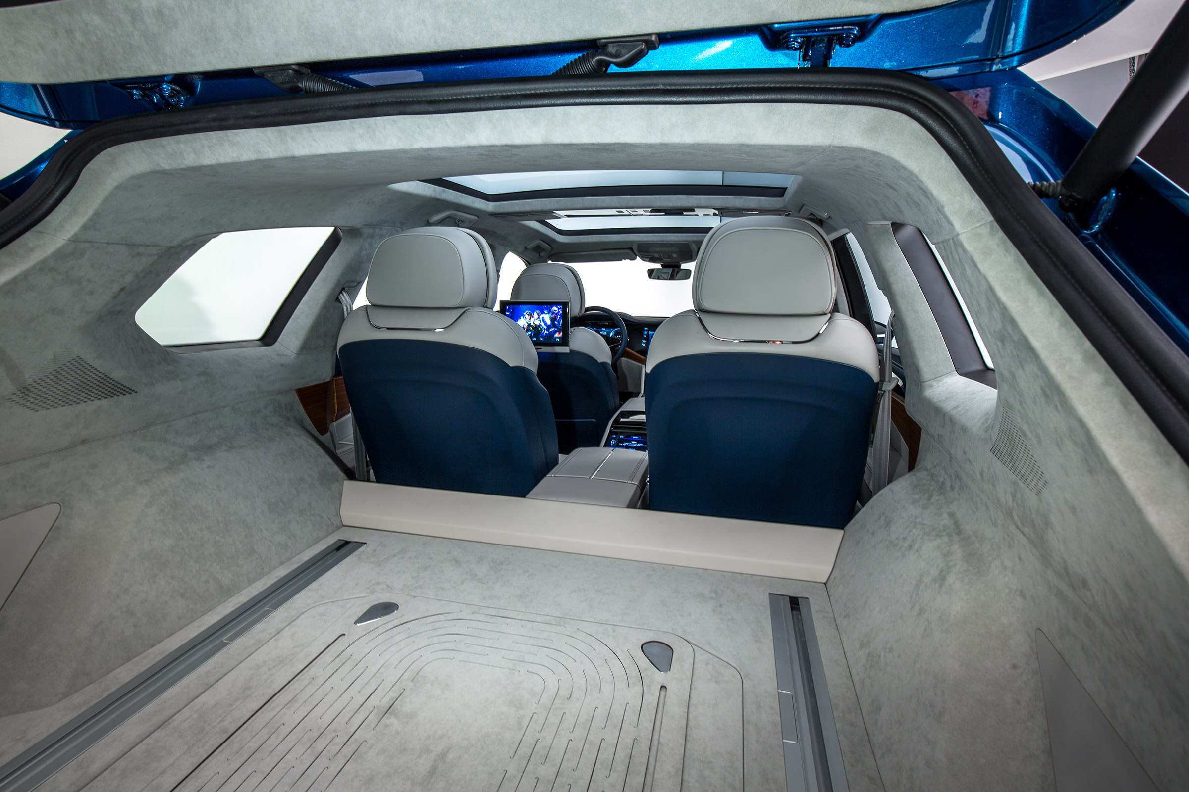 Volkswagen T-Prime concept - boot
