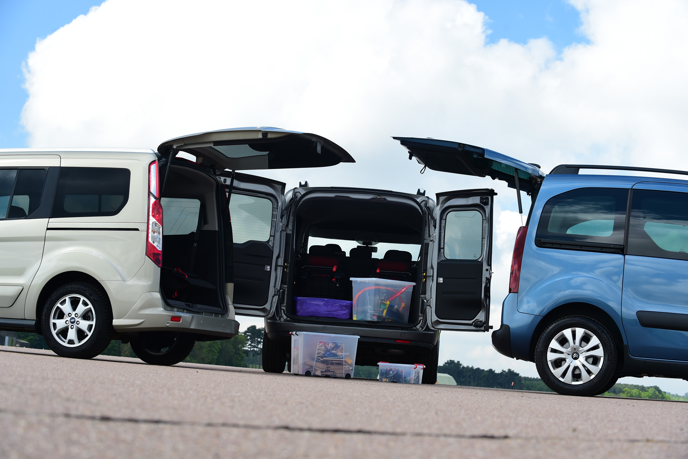 Fiat Doblo vs Citroen Berlingo vs Ford Tourneo Connect - boot space