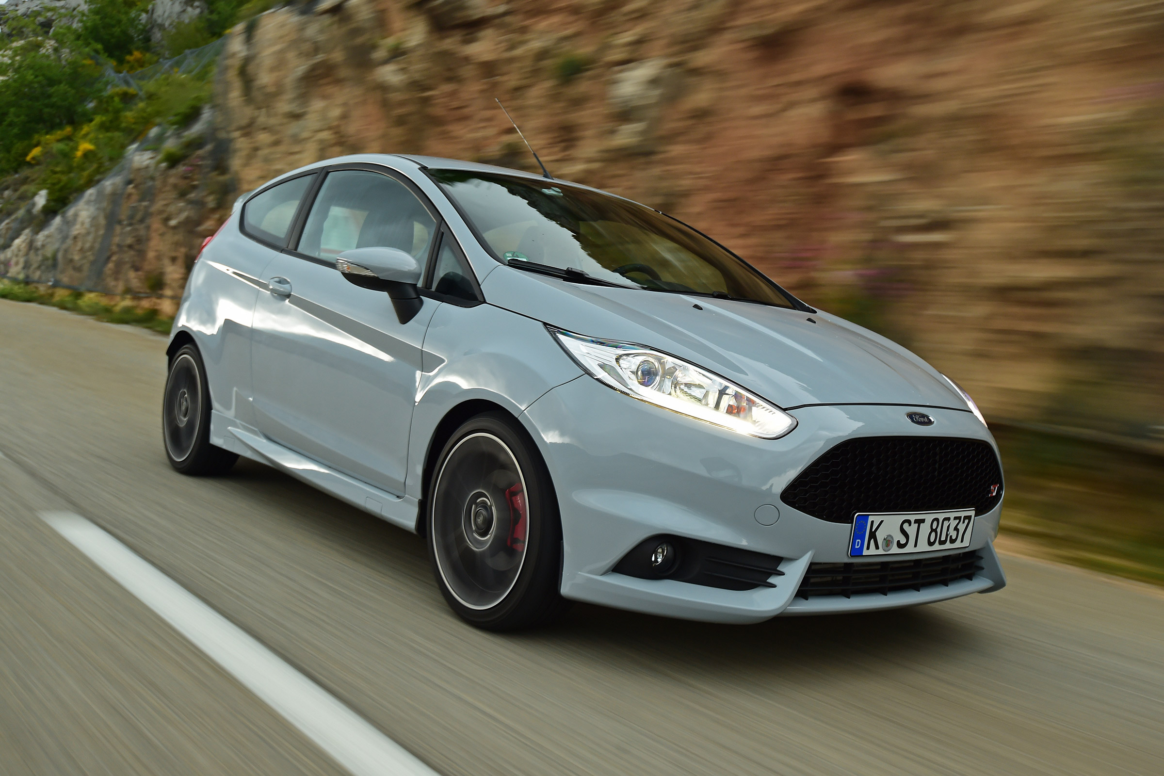 Ford Fiesta ST200 - front driving