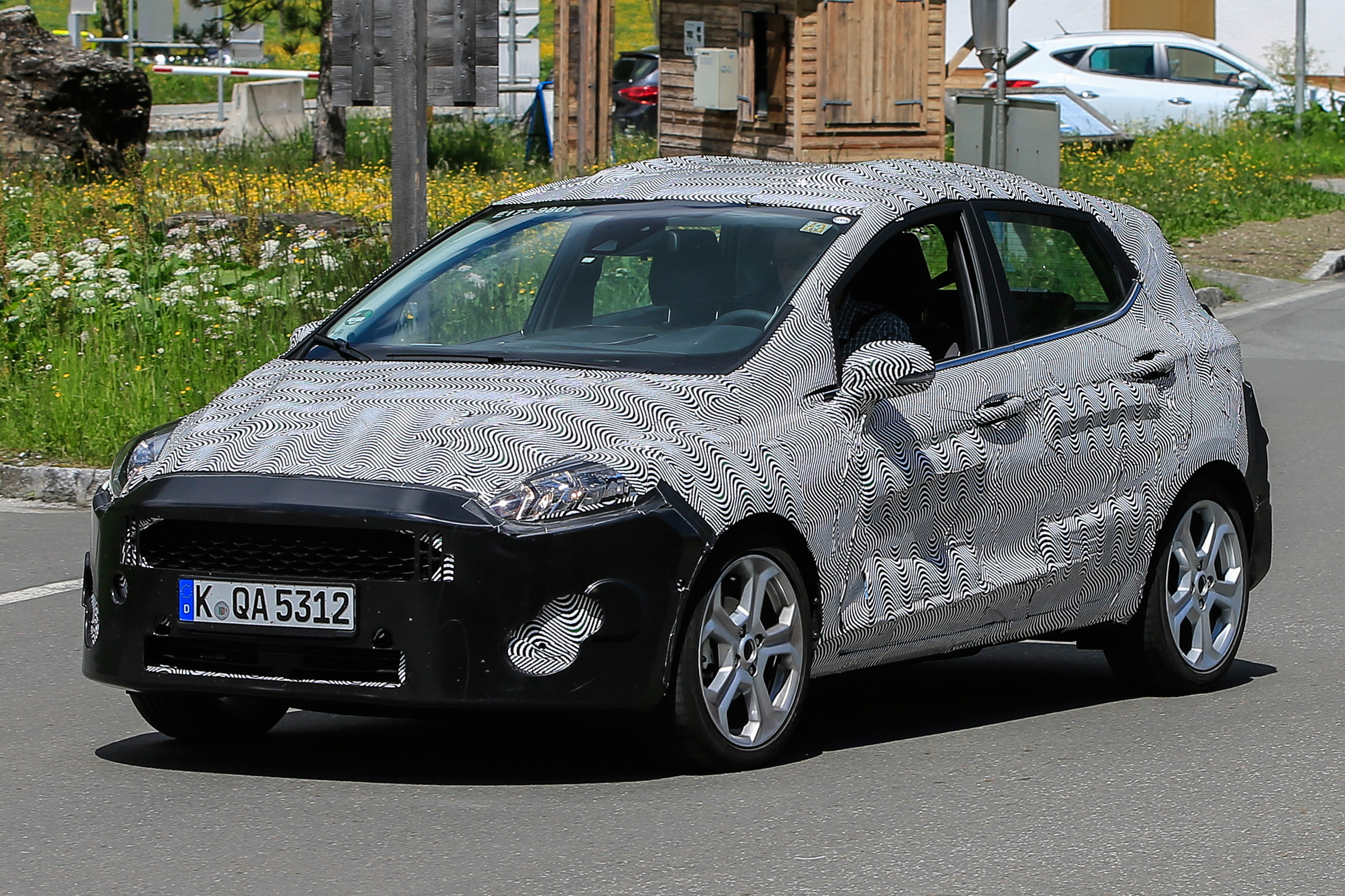 Ford Fiesta 2017 spies set 2 - front 3