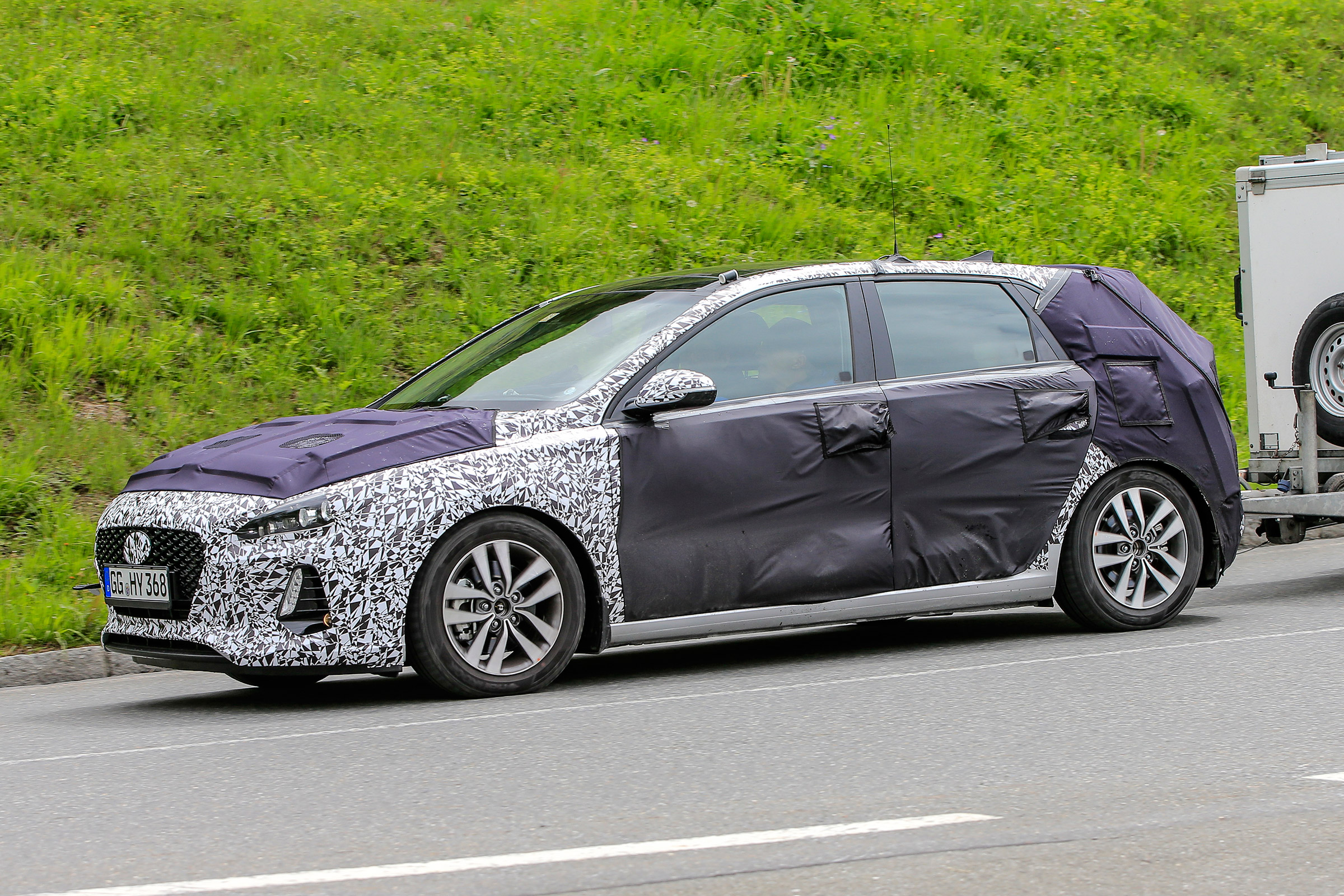 Hyundai i30 2017 side 3/4