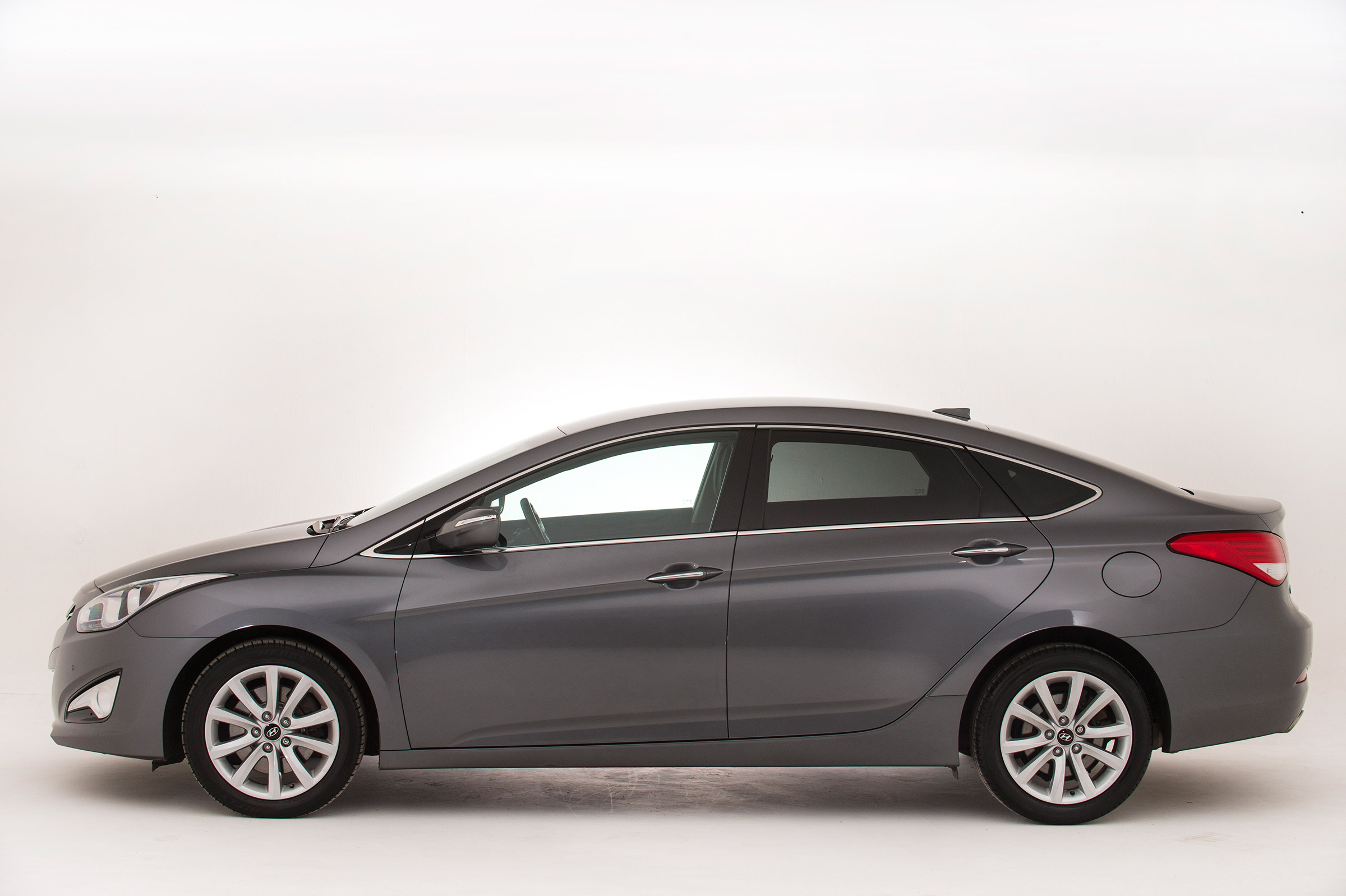 Used Hyundai i40 - side