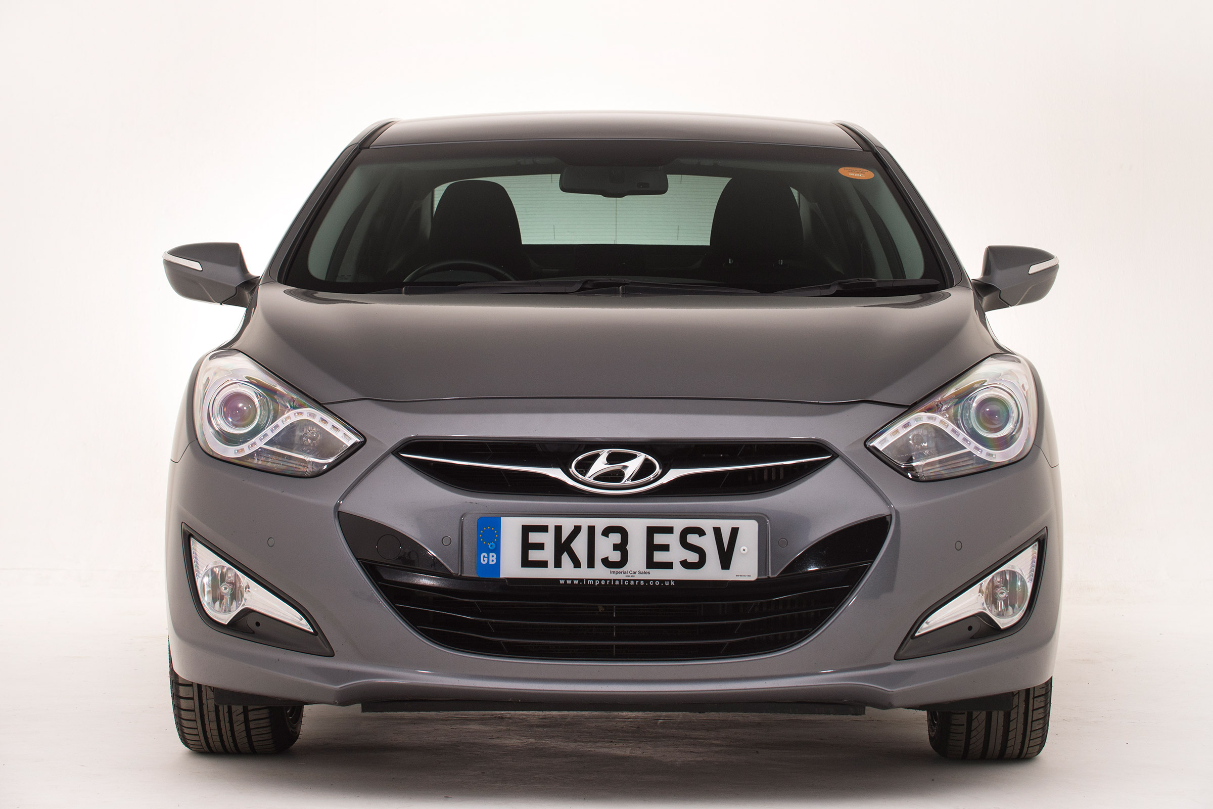 Used Hyundai i40 - full front