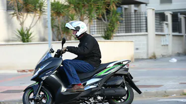 Best 125cc bikes - Kawasaki J125