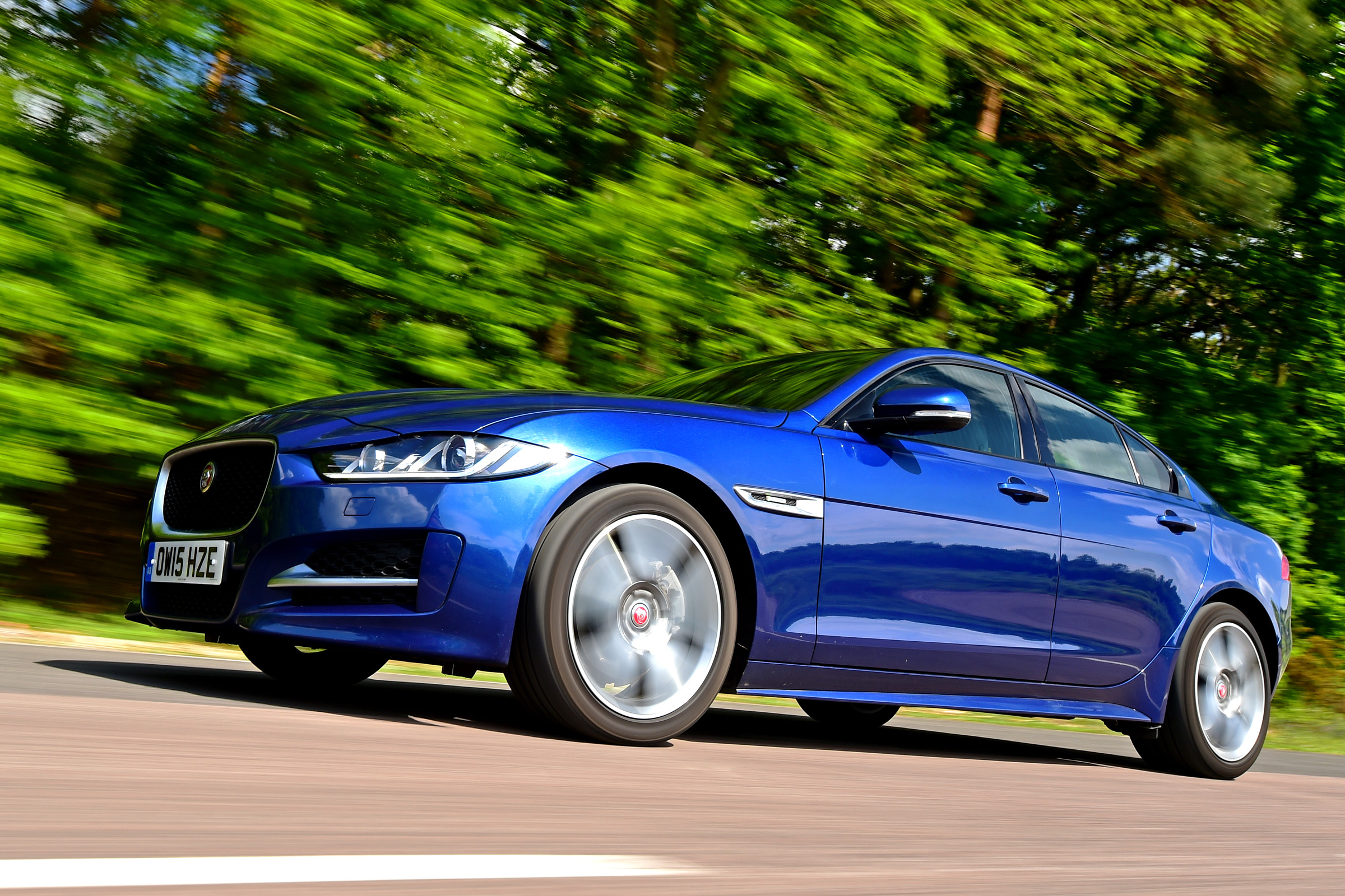 Jaguar XE Long term test - front tracking 3