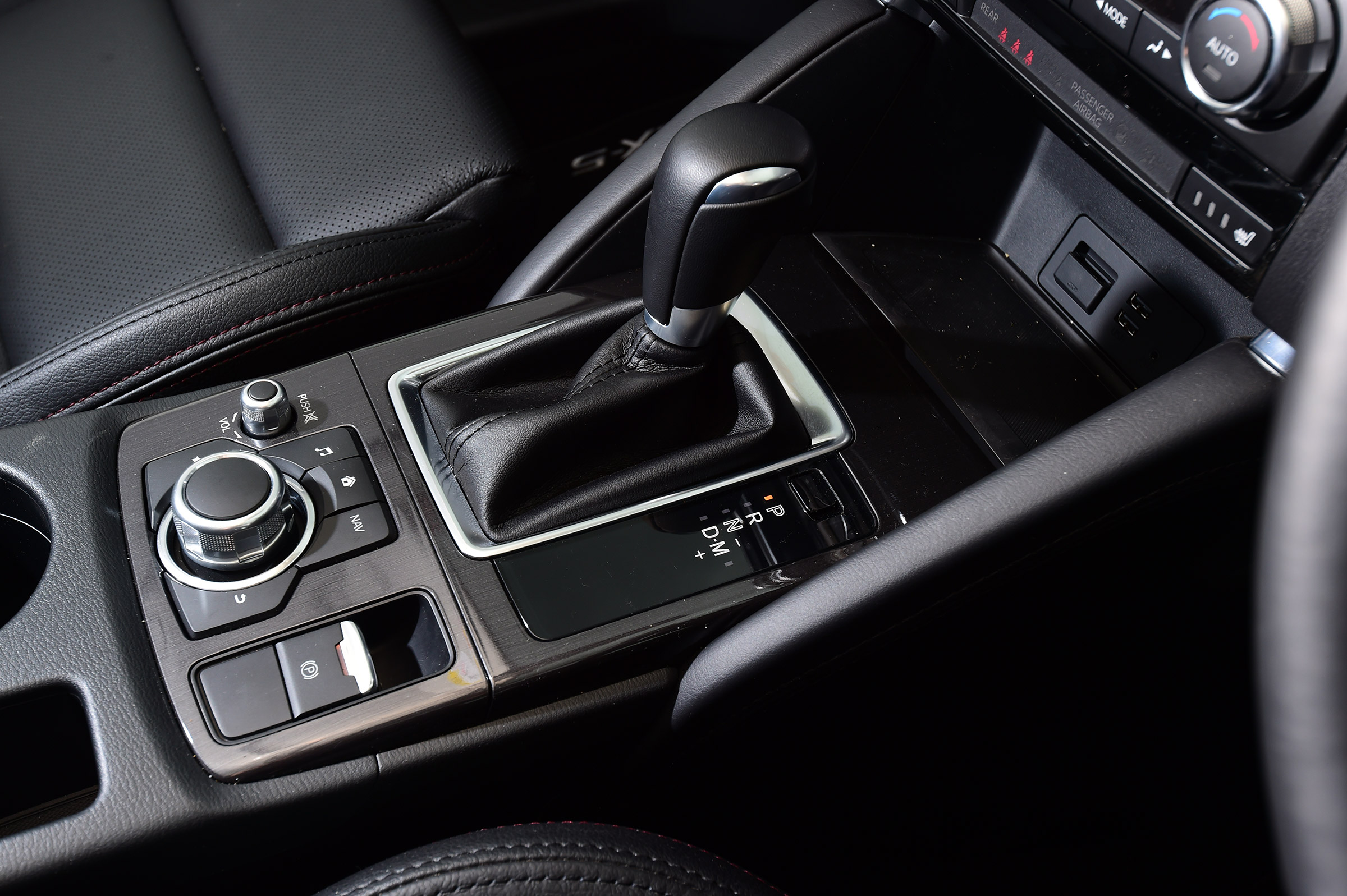 Mazda CX-5 - centre console