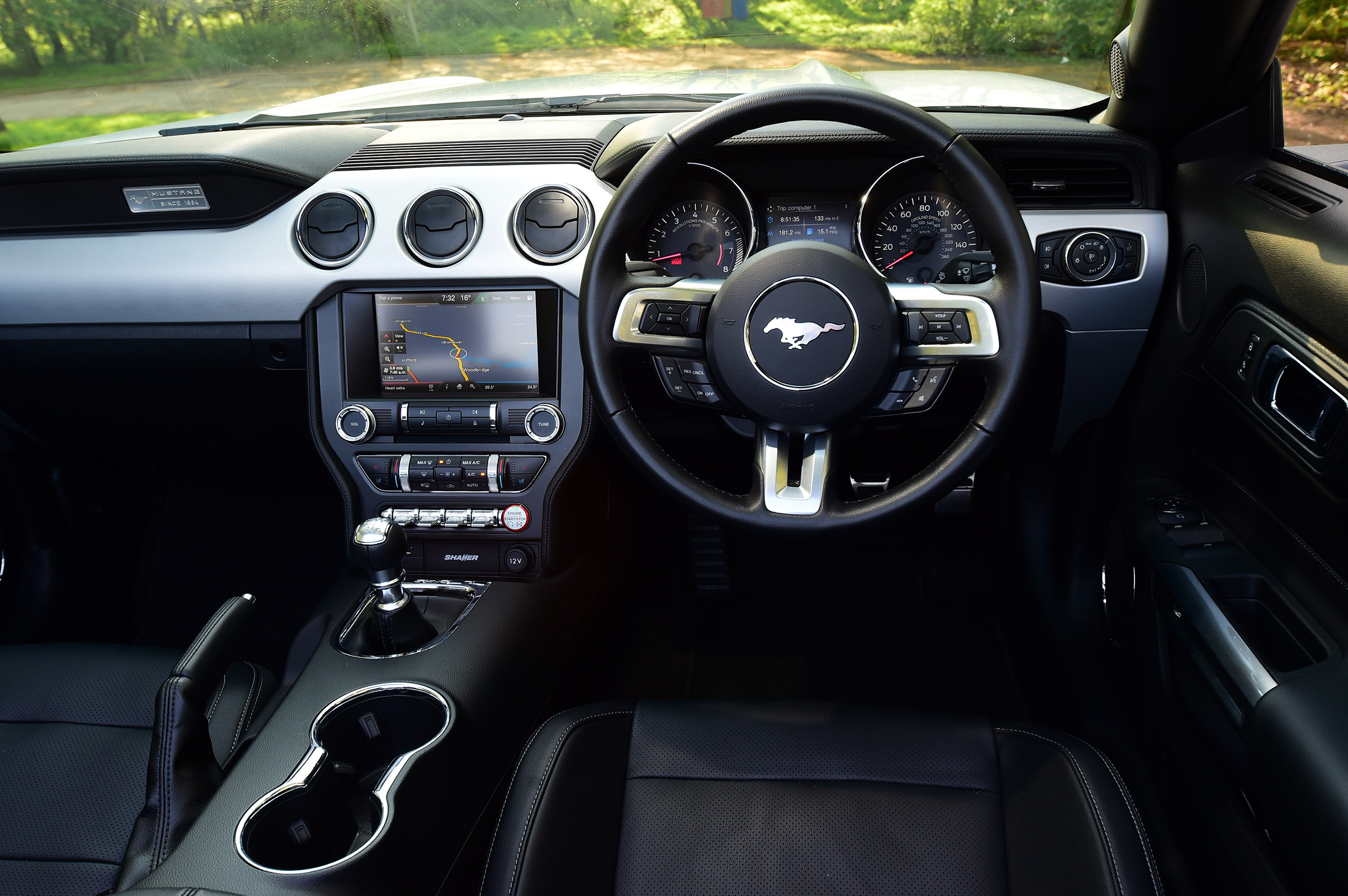 Convertible megatest - Ford Mustang - interior