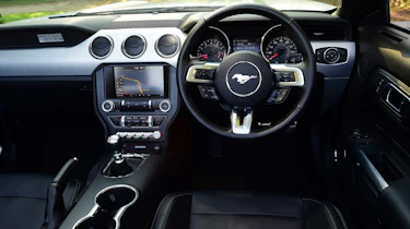 Convertible megatest - Ford Mustang - interior