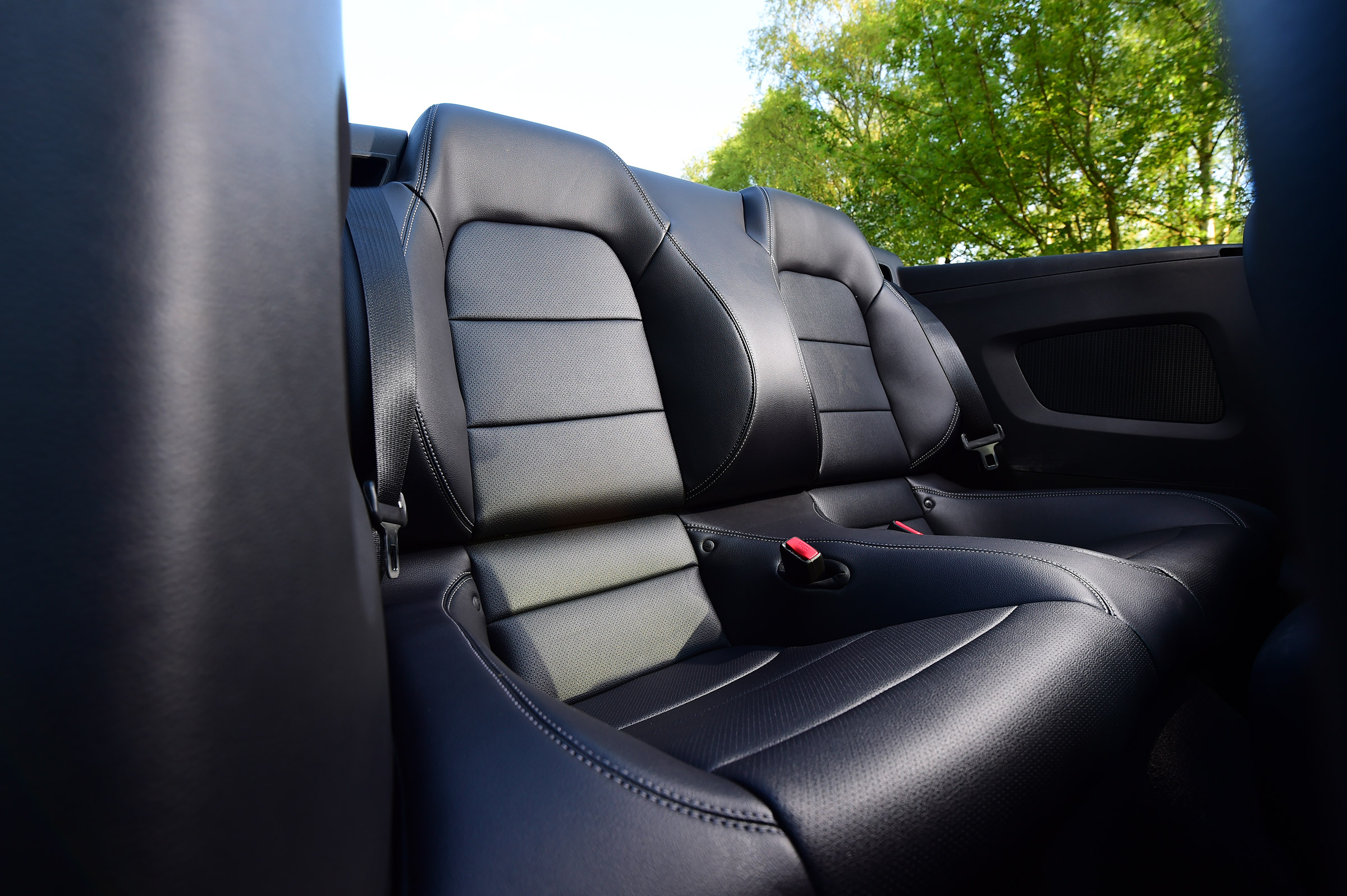 Convertible megatest - Ford Mustang - rear seats