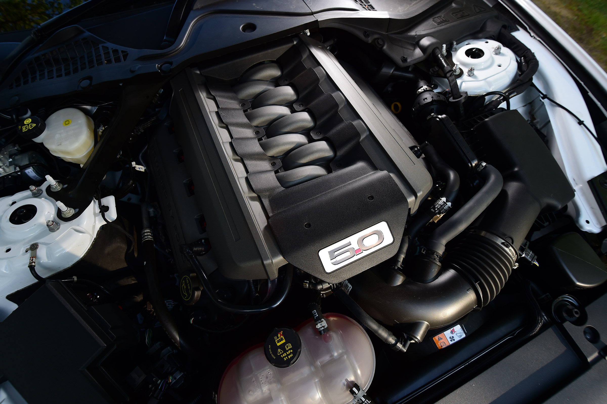 Convertible megatest - Ford Mustang - engine