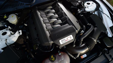 Convertible megatest - Ford Mustang - engine