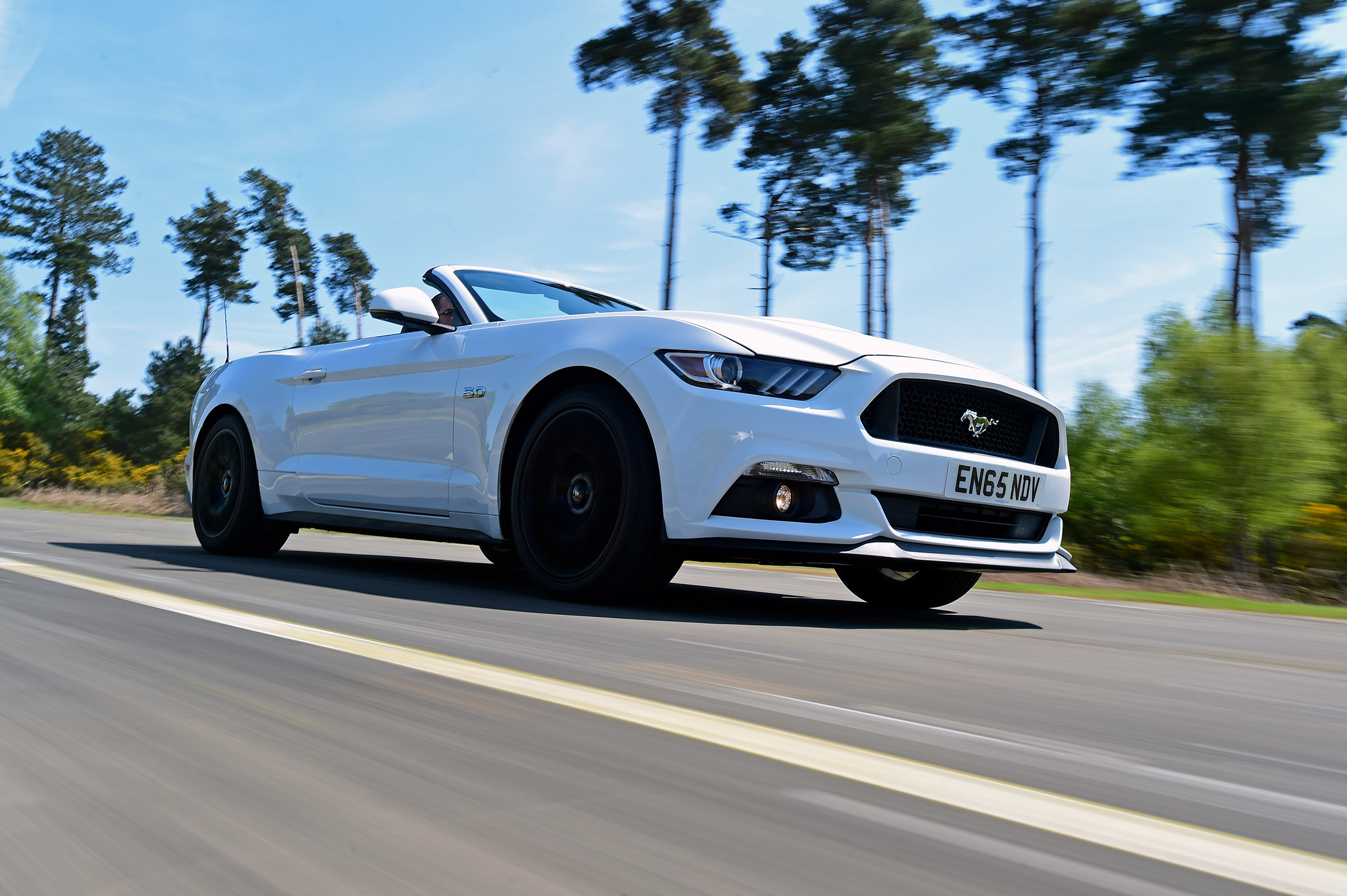Convertible megatest - Ford Mustang - front tracking