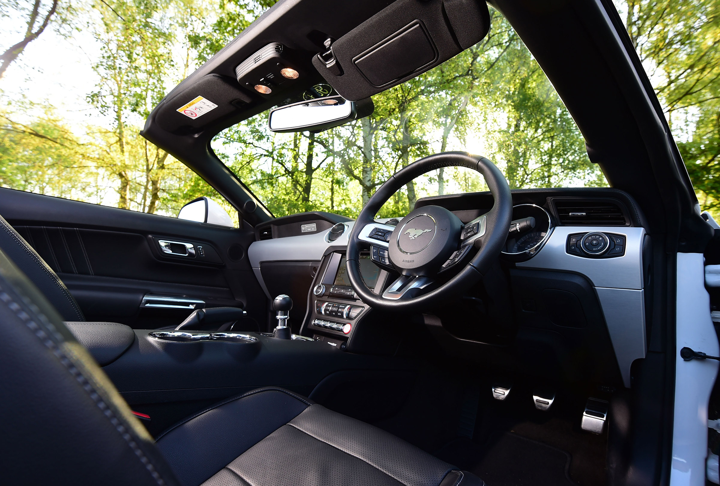 Convertible megatest - Ford Mustang - interior