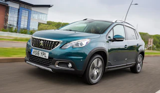 Peugeot 2008 Allure 2016 - front tracking