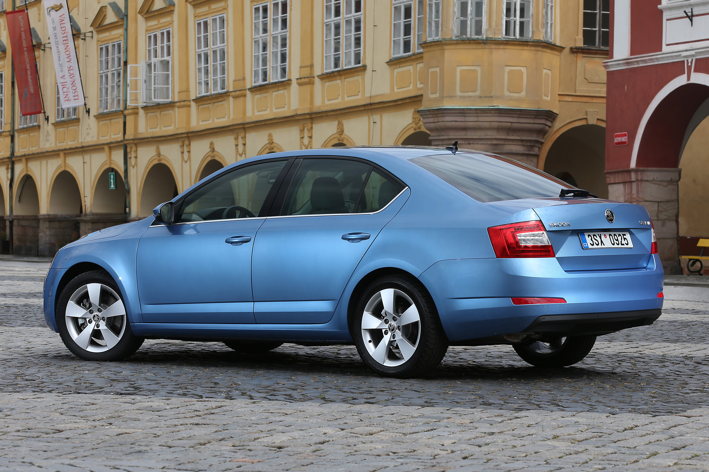 Skoda Octavia 1.0 TSI - rear quarter