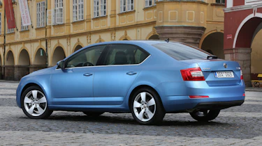 Skoda Octavia 1.0 TSI - rear quarter