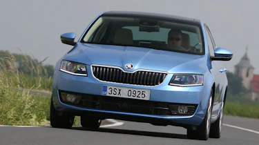 Skoda Octavia 1.0 TSI - front cornering