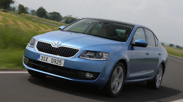 Skoda Octavia 1.0 TSI - front tracking